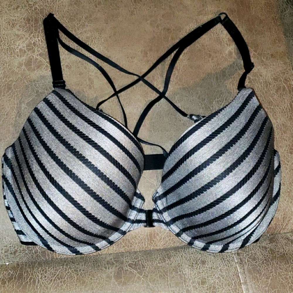 VS lightly lined strappy bra